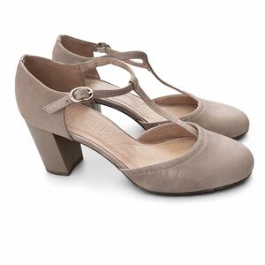 Hispanitas Taupe Patent Leather T-Strap Heels – Like New – Size 37